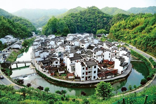 Discovery | Spring in Wuyuan: When Hui-Style Architecture Meets Rapeseed Flowers