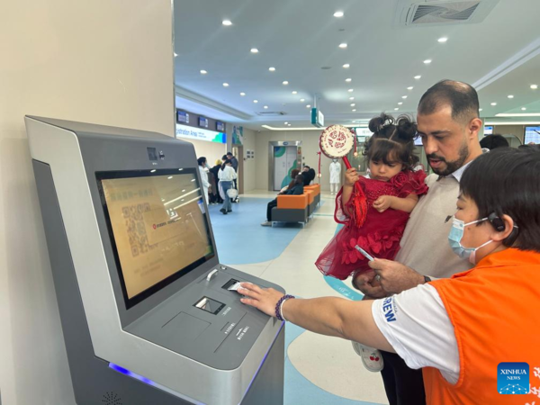 China's First Digital Vaccine Record for Foreigner Issued
