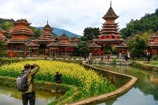 Spring Tourism Reflects the Economy Vitality Across China