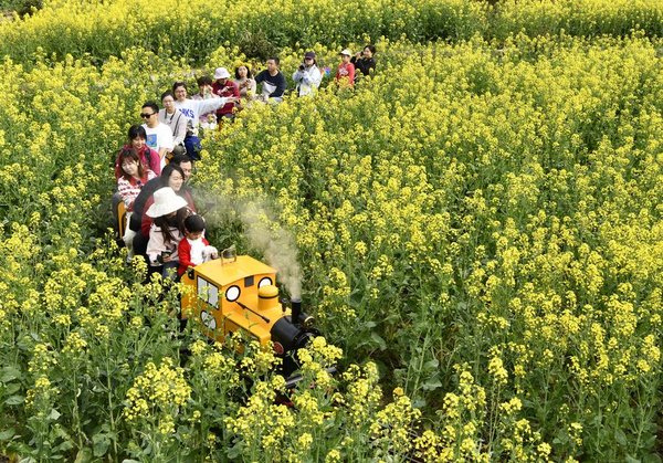 Spring Tourism Reflects the Economy Vitality Across China