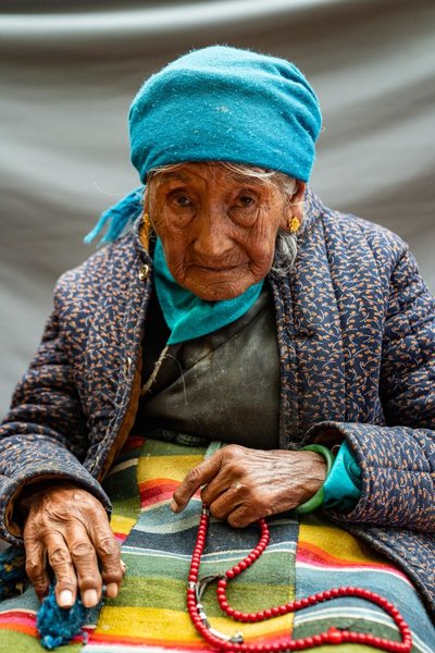 Yudron: Former Serf Witnesses Xizang's Development, Enjoys a Flourishing Life With Families