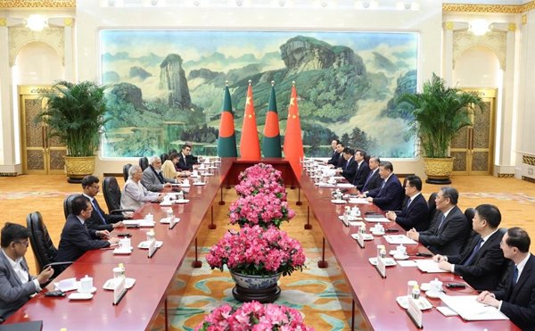 Xi Meets Bangladeshi Interim Government's Chief Adviser