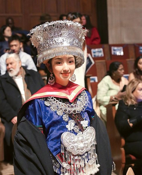 Student Makes Ethnic Miao Culture Shine in Graduation Overseas