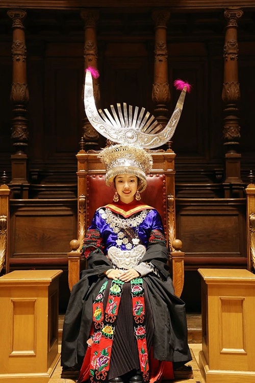Student Makes Ethnic Miao Culture Shine in Graduation Overseas
