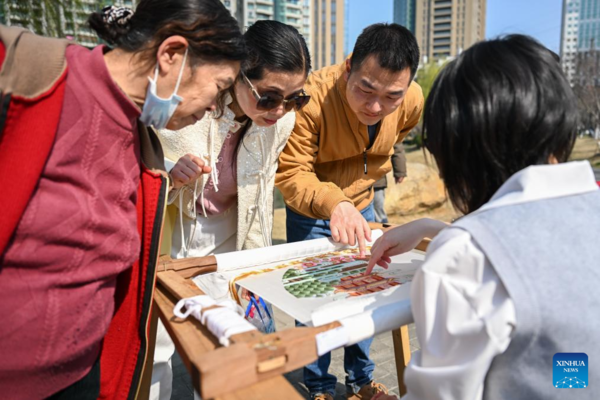 Inheritor of Han Embroidery in China's Hubei