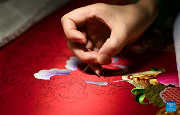 Inheritor of Han Embroidery in China's Hubei