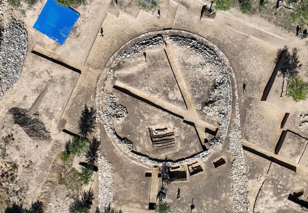 New Discoveries in Prehistoric Culture Shed Light on Origin of Chinese Civilization