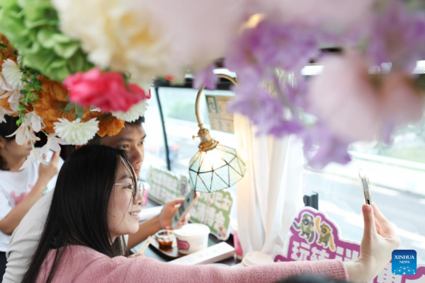 Laobacha Haikou Bus Inaugurates CICPE Special Route in China's Hainan
