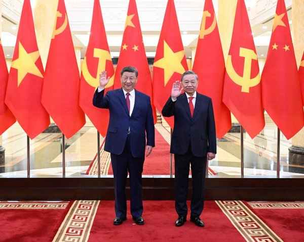 Xi Calls for Deepening Building of China-Vietnam Community with Shared Future