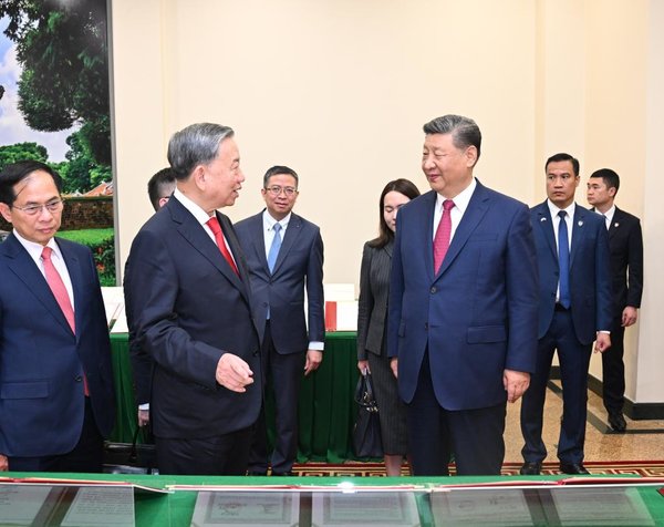 Xi Calls for Deepening Building of China-Vietnam Community with Shared Future