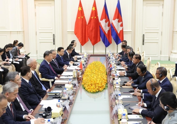 China, Cambodia Vow to Forge All-Weather Community with Shared Future in New Era