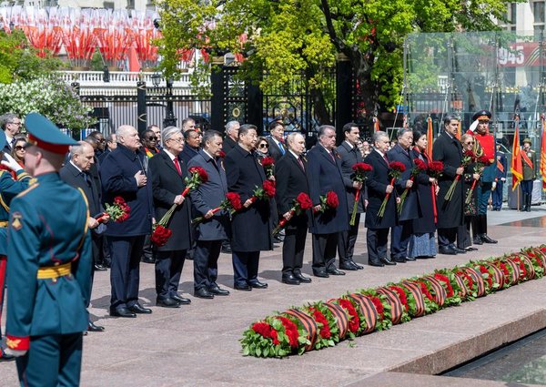 Remember History to Illuminate Future — Xi Attends Victory Day Commemorations in Moscow