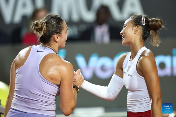 China's Zheng Beats Sabalenka for the First Time to Reach Italian Open Semifinals
