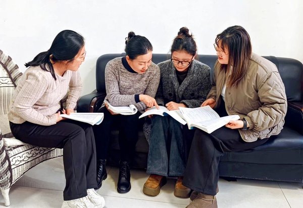 Flaw-Detection Team Shines on Qinghai-Xizang Railway