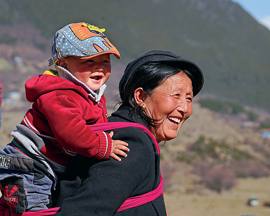 8. 《背上的爱》申英.jpg