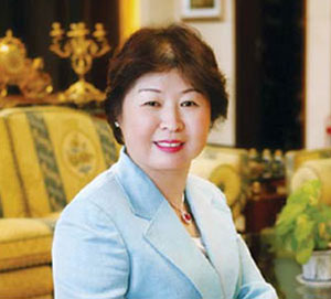 Chinese Women Zhang Xin & Yan Cheung Join Billionaire Moms club